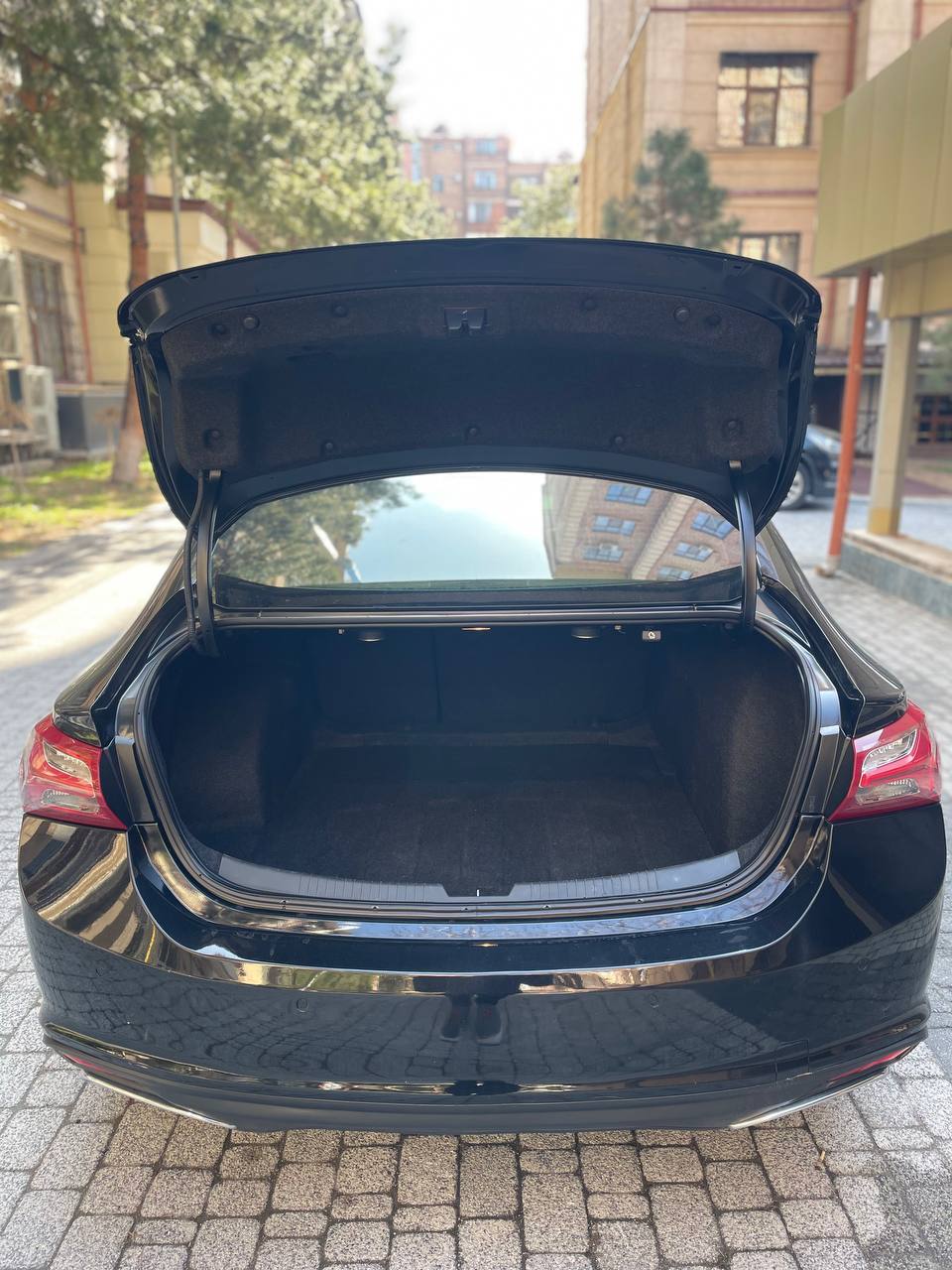 Chevrolet Malibu boot