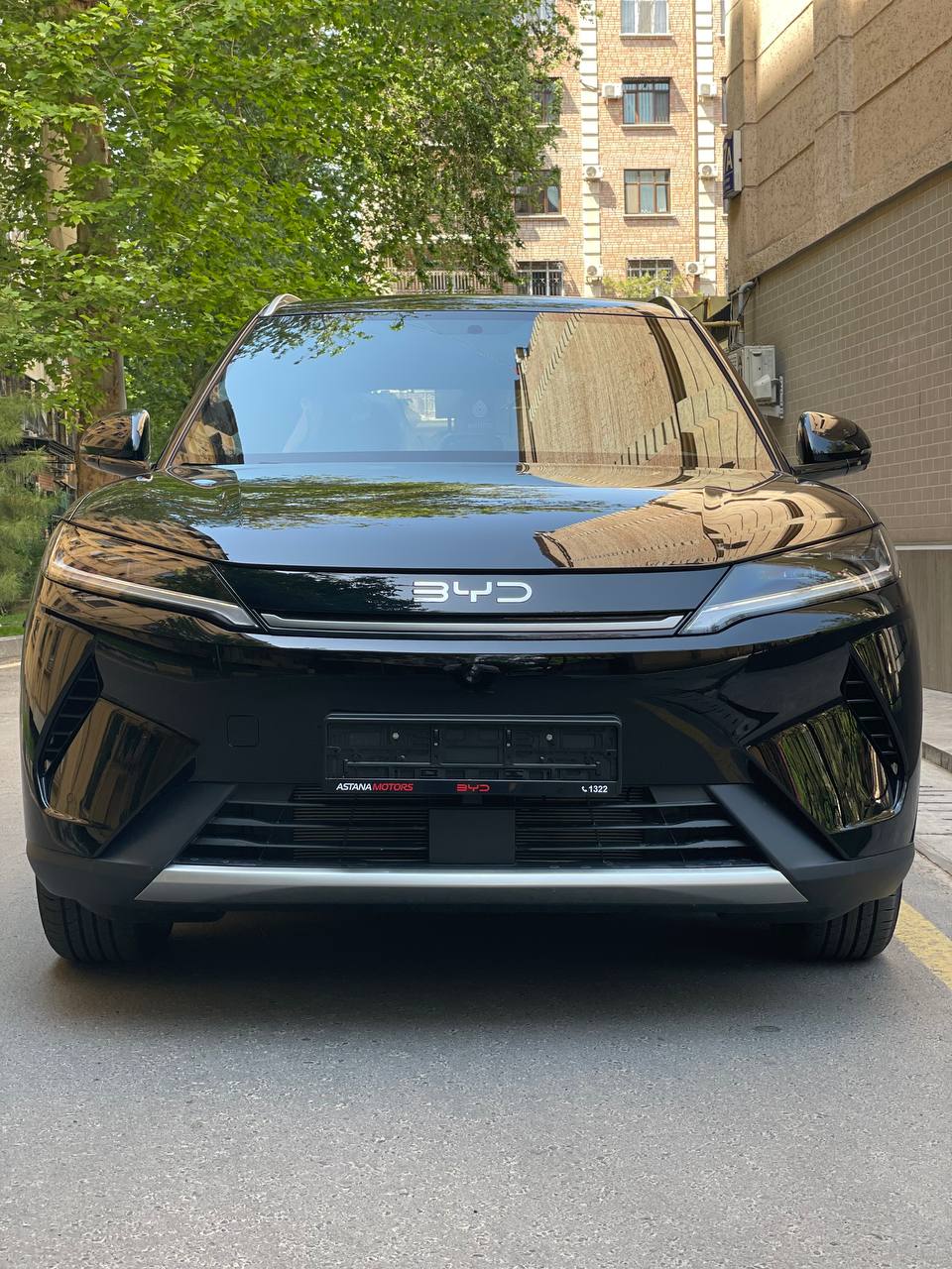 BYD Yuan Up DM-i — вид сзади